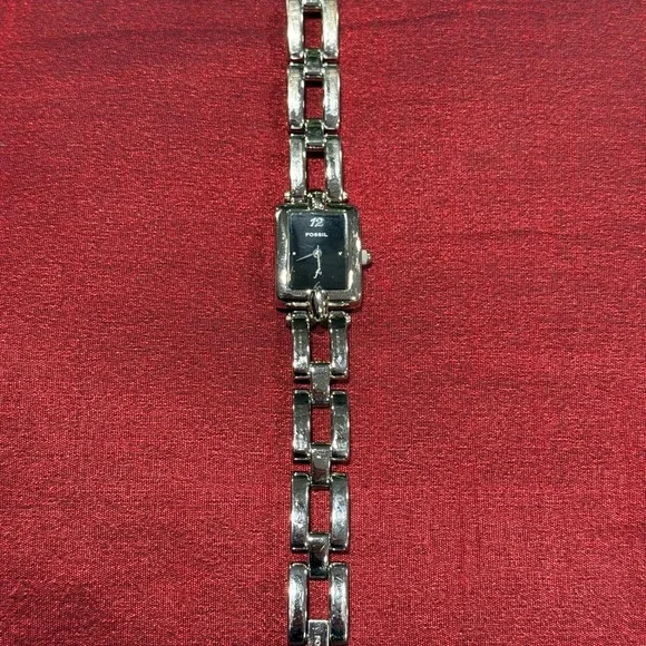 Fossil Black and Silver Women's Watch - Picture 6 of 9